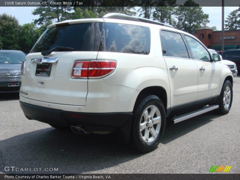 Cream White / Tan 2008 Saturn Outlook XR