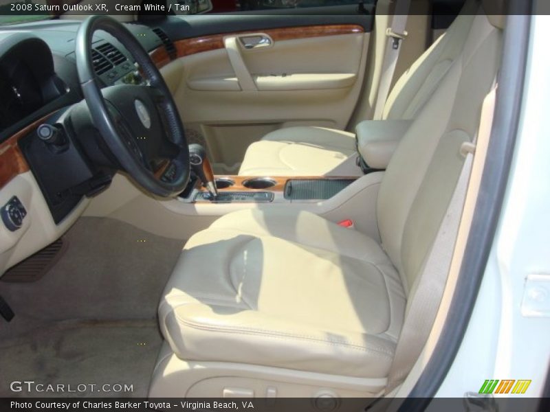 Cream White / Tan 2008 Saturn Outlook XR