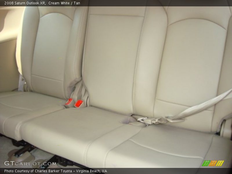 Cream White / Tan 2008 Saturn Outlook XR