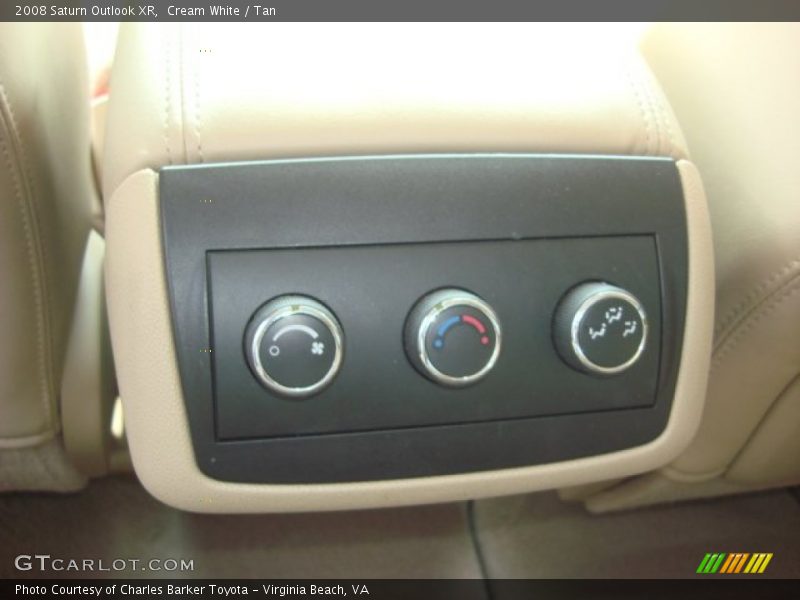 Cream White / Tan 2008 Saturn Outlook XR
