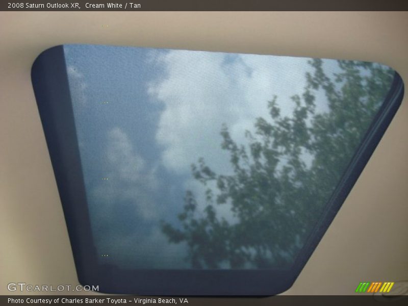 Cream White / Tan 2008 Saturn Outlook XR