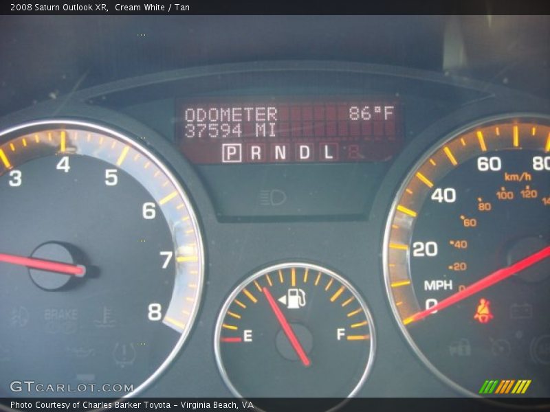 Cream White / Tan 2008 Saturn Outlook XR