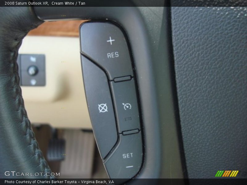 Cream White / Tan 2008 Saturn Outlook XR