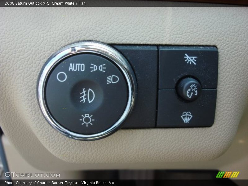 Cream White / Tan 2008 Saturn Outlook XR