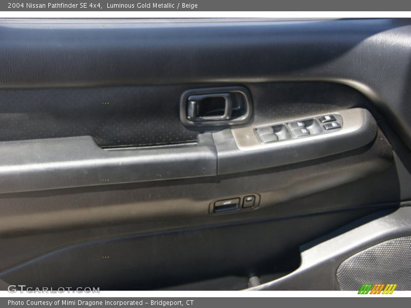 Luminous Gold Metallic / Beige 2004 Nissan Pathfinder SE 4x4