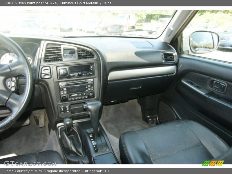 Luminous Gold Metallic / Beige 2004 Nissan Pathfinder SE 4x4