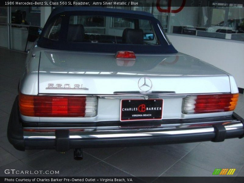 Astro Silver Metallic / Blue 1986 Mercedes-Benz SL Class 560 SL Roadster