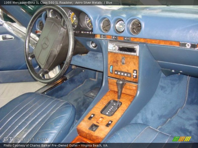 Dashboard of 1986 SL Class 560 SL Roadster