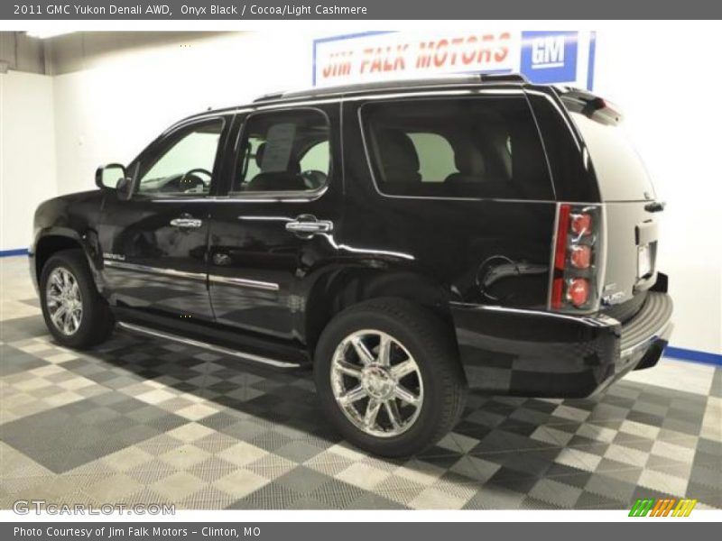 Onyx Black / Cocoa/Light Cashmere 2011 GMC Yukon Denali AWD