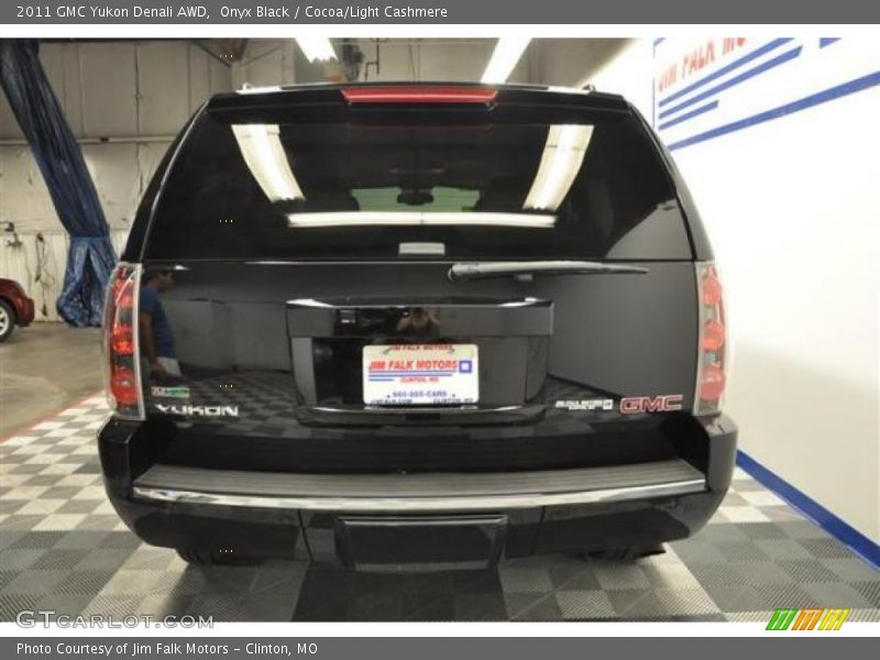 Onyx Black / Cocoa/Light Cashmere 2011 GMC Yukon Denali AWD