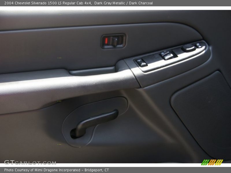 Dark Gray Metallic / Dark Charcoal 2004 Chevrolet Silverado 1500 LS Regular Cab 4x4