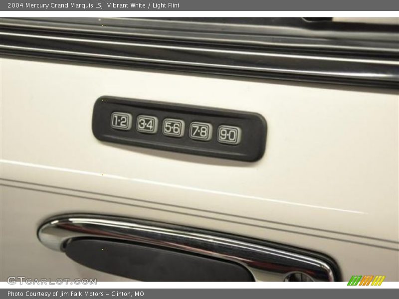 Vibrant White / Light Flint 2004 Mercury Grand Marquis LS