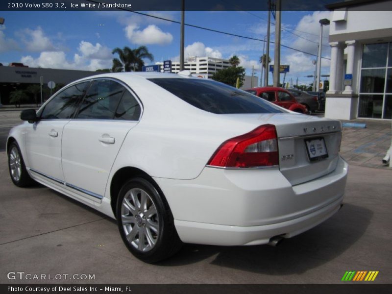 Ice White / Sandstone 2010 Volvo S80 3.2