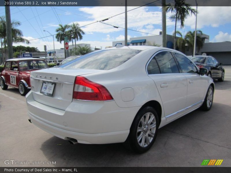 Ice White / Sandstone 2010 Volvo S80 3.2