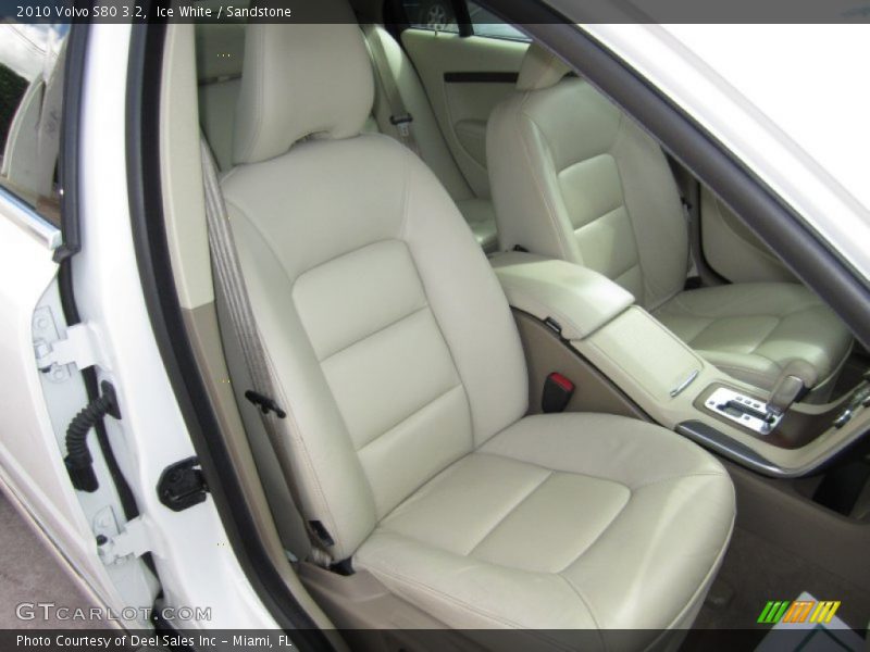 Ice White / Sandstone 2010 Volvo S80 3.2