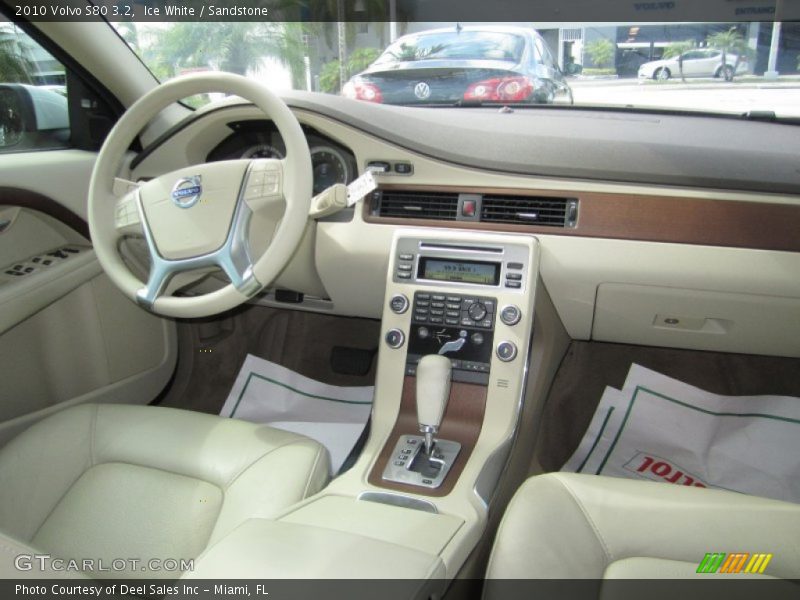 Ice White / Sandstone 2010 Volvo S80 3.2