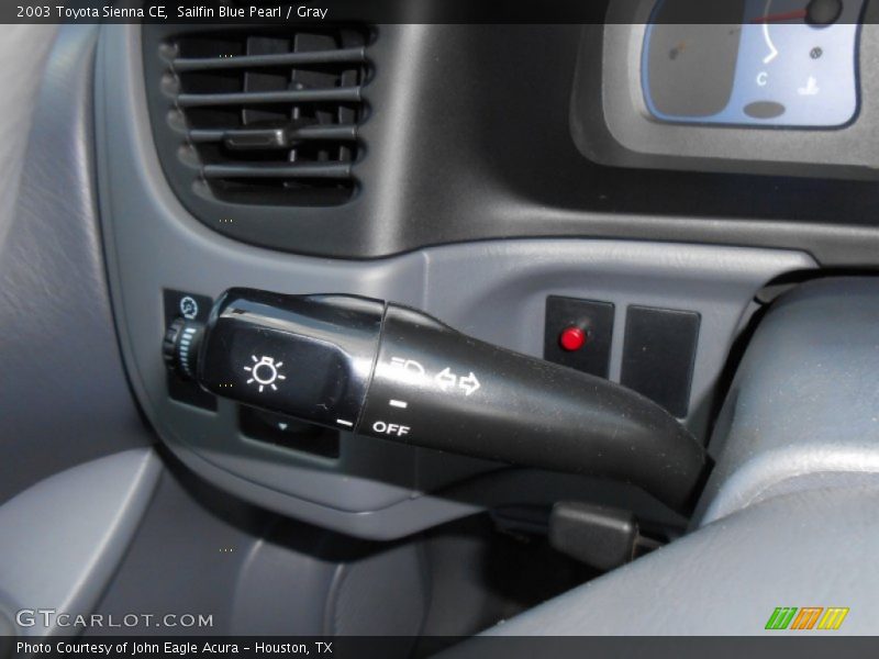 Controls of 2003 Sienna CE