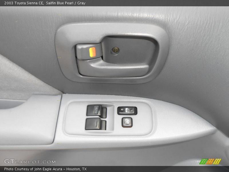 Controls of 2003 Sienna CE