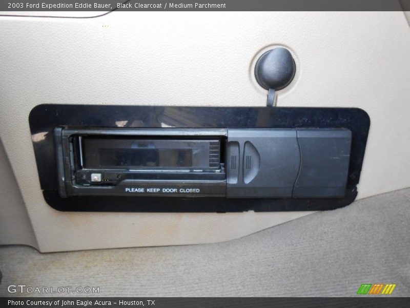 Black Clearcoat / Medium Parchment 2003 Ford Expedition Eddie Bauer