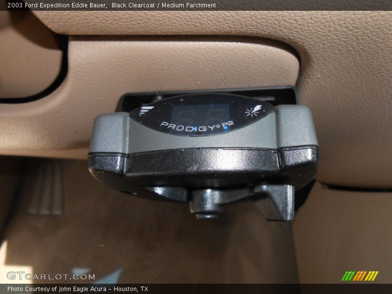 Black Clearcoat / Medium Parchment 2003 Ford Expedition Eddie Bauer
