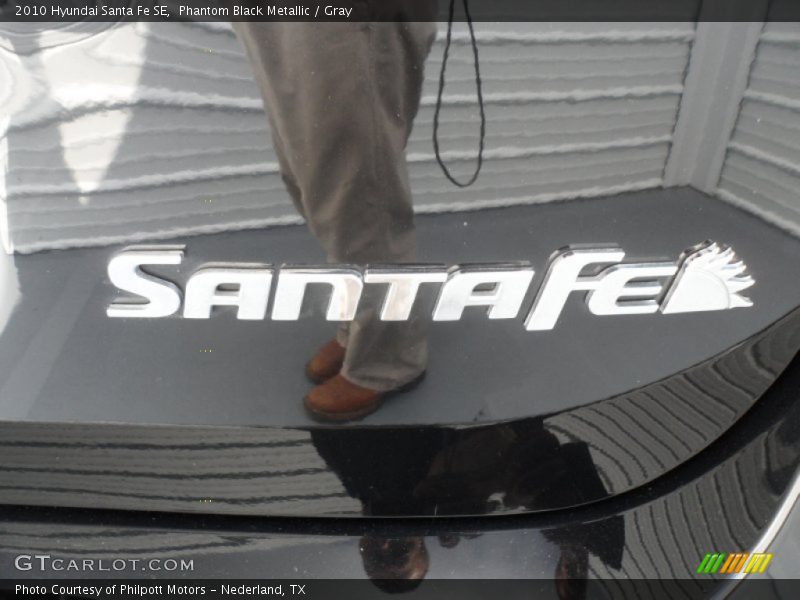 Phantom Black Metallic / Gray 2010 Hyundai Santa Fe SE