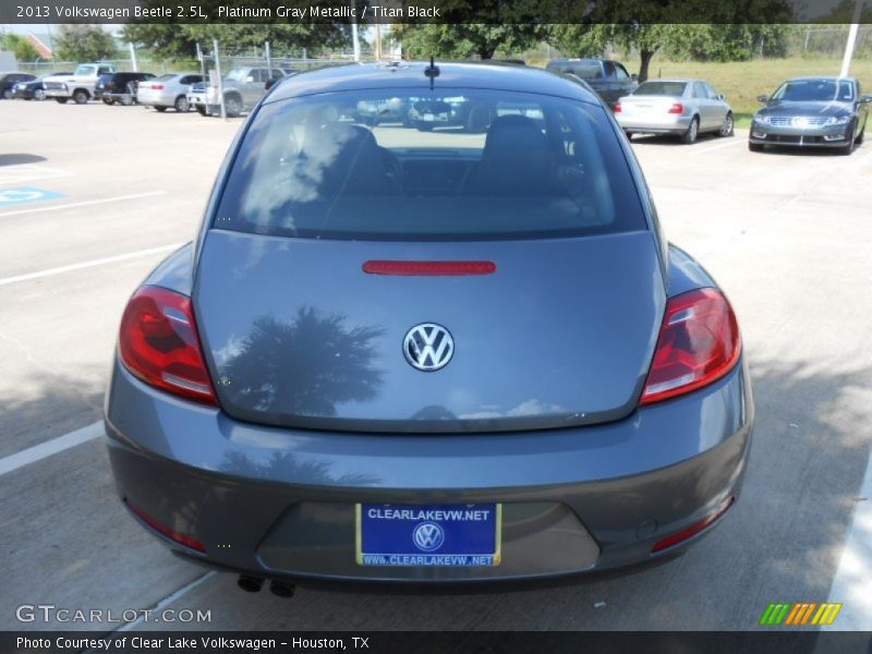 Platinum Gray Metallic / Titan Black 2013 Volkswagen Beetle 2.5L
