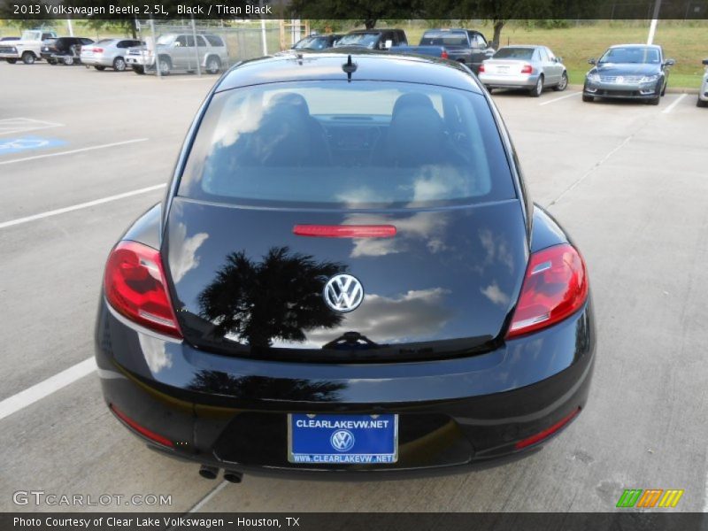 Black / Titan Black 2013 Volkswagen Beetle 2.5L