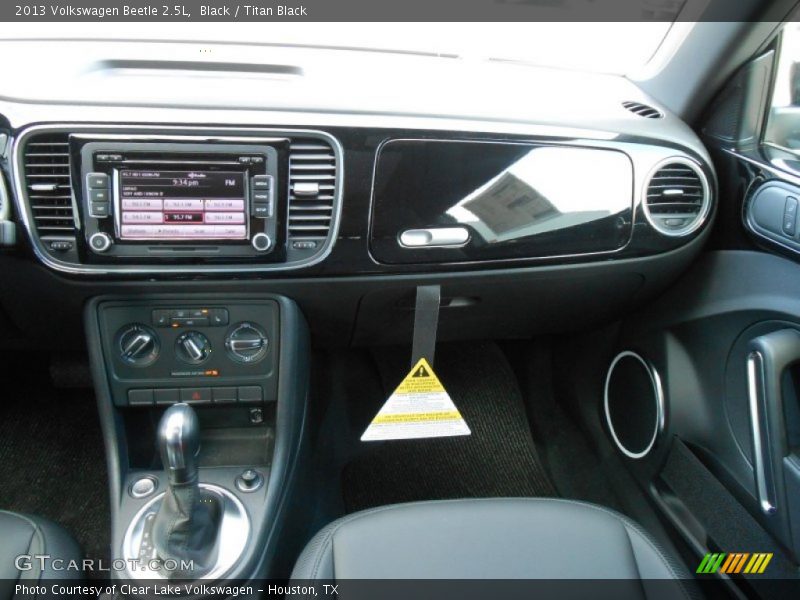 Black / Titan Black 2013 Volkswagen Beetle 2.5L