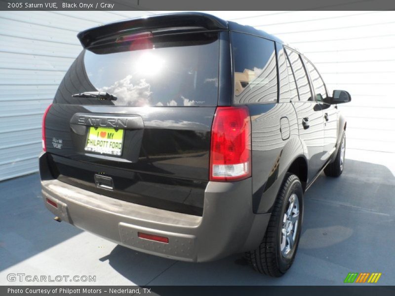 Black Onyx / Gray 2005 Saturn VUE