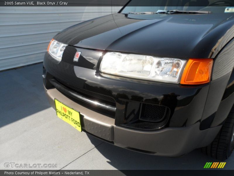 Black Onyx / Gray 2005 Saturn VUE