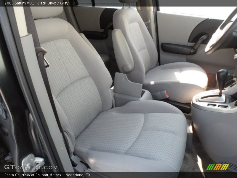Black Onyx / Gray 2005 Saturn VUE