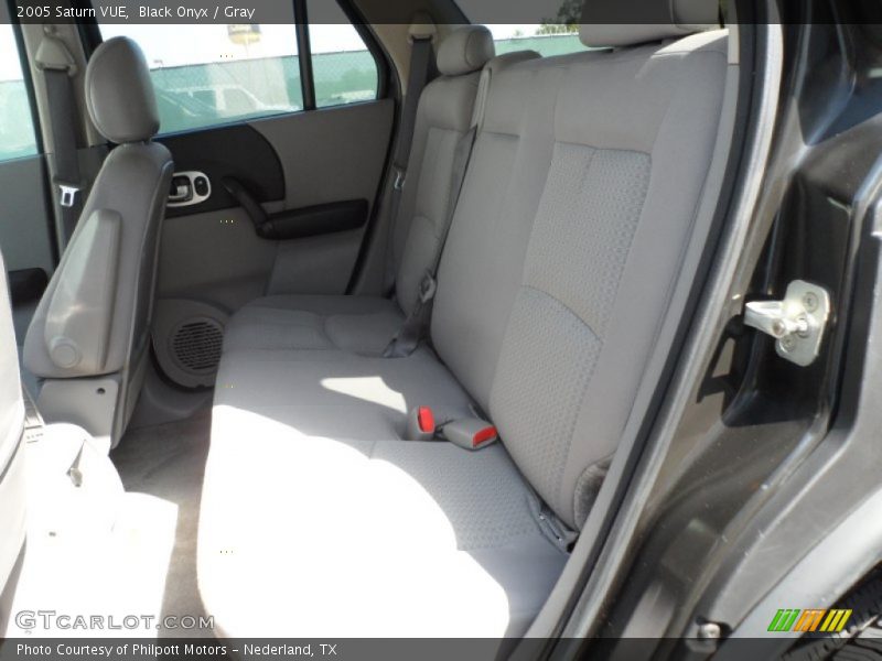 Black Onyx / Gray 2005 Saturn VUE