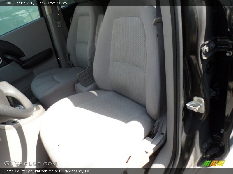 Black Onyx / Gray 2005 Saturn VUE