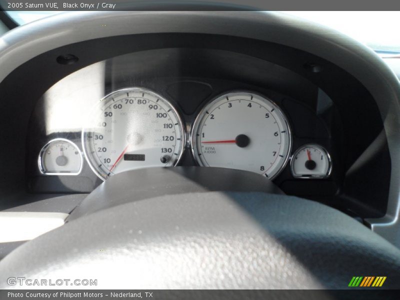 Black Onyx / Gray 2005 Saturn VUE