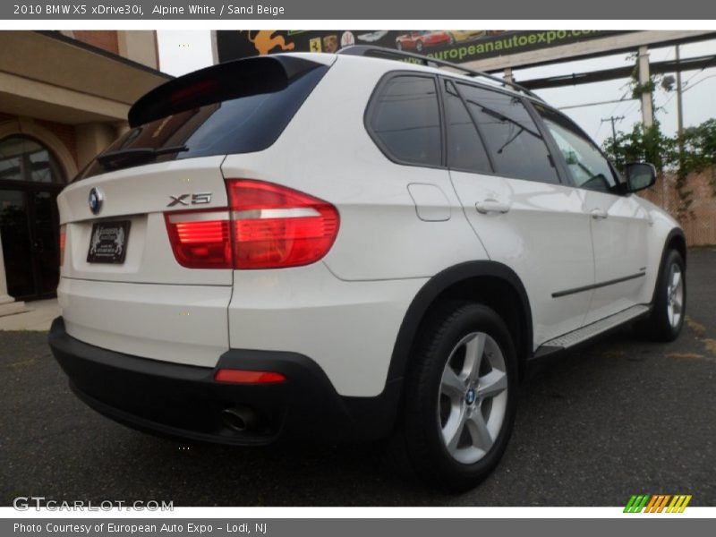Alpine White / Sand Beige 2010 BMW X5 xDrive30i