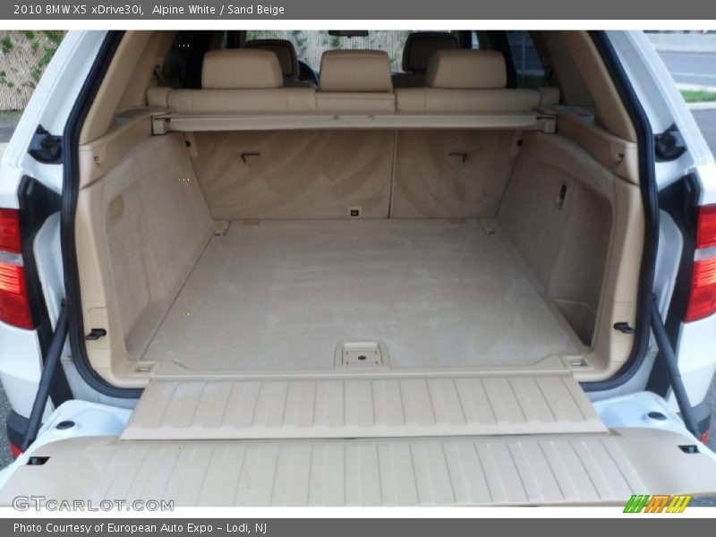 Alpine White / Sand Beige 2010 BMW X5 xDrive30i