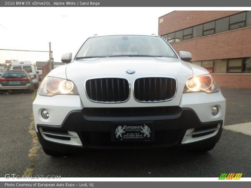 Alpine White / Sand Beige 2010 BMW X5 xDrive30i