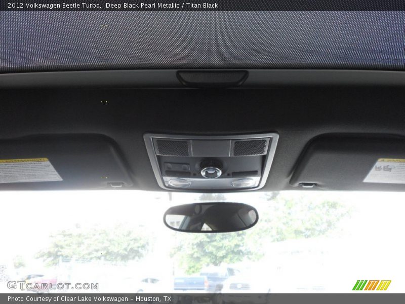 Deep Black Pearl Metallic / Titan Black 2012 Volkswagen Beetle Turbo