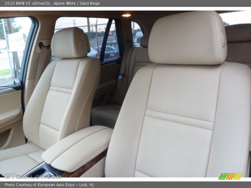 Alpine White / Sand Beige 2010 BMW X5 xDrive30i