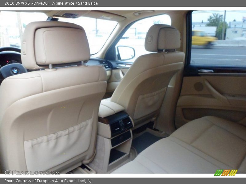 Alpine White / Sand Beige 2010 BMW X5 xDrive30i