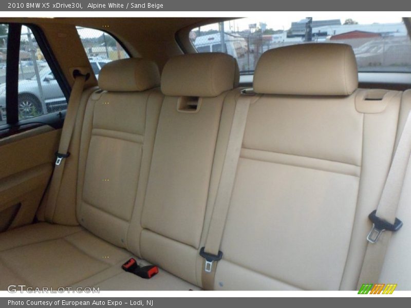 Alpine White / Sand Beige 2010 BMW X5 xDrive30i