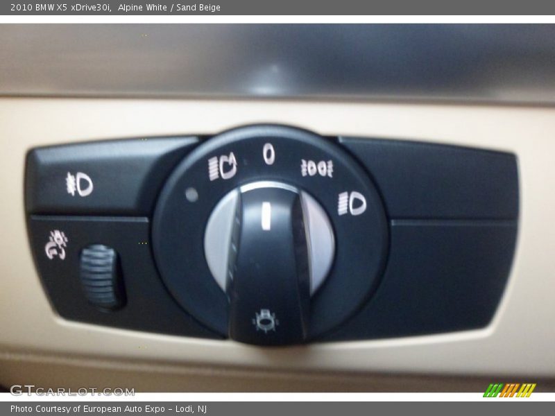 Alpine White / Sand Beige 2010 BMW X5 xDrive30i