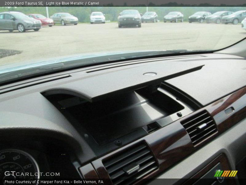 Light Ice Blue Metallic / Camel 2009 Ford Taurus SE