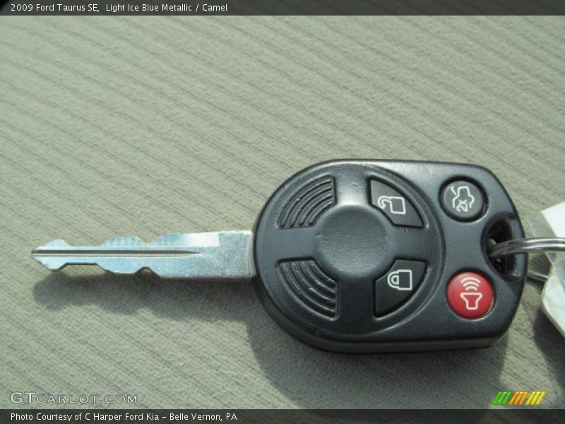 Keys of 2009 Taurus SE