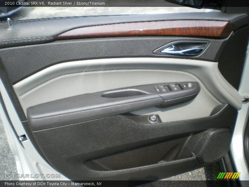 Radiant Silver / Ebony/Titanium 2010 Cadillac SRX V6