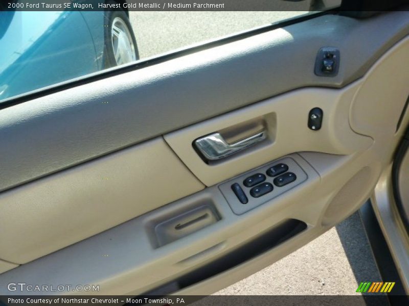 Harvest Gold Metallic / Medium Parchment 2000 Ford Taurus SE Wagon