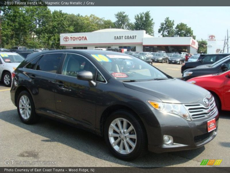 Magnetic Gray Metallic / Gray 2010 Toyota Venza I4