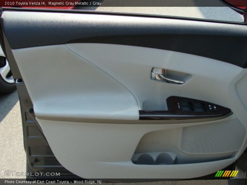 Magnetic Gray Metallic / Gray 2010 Toyota Venza I4
