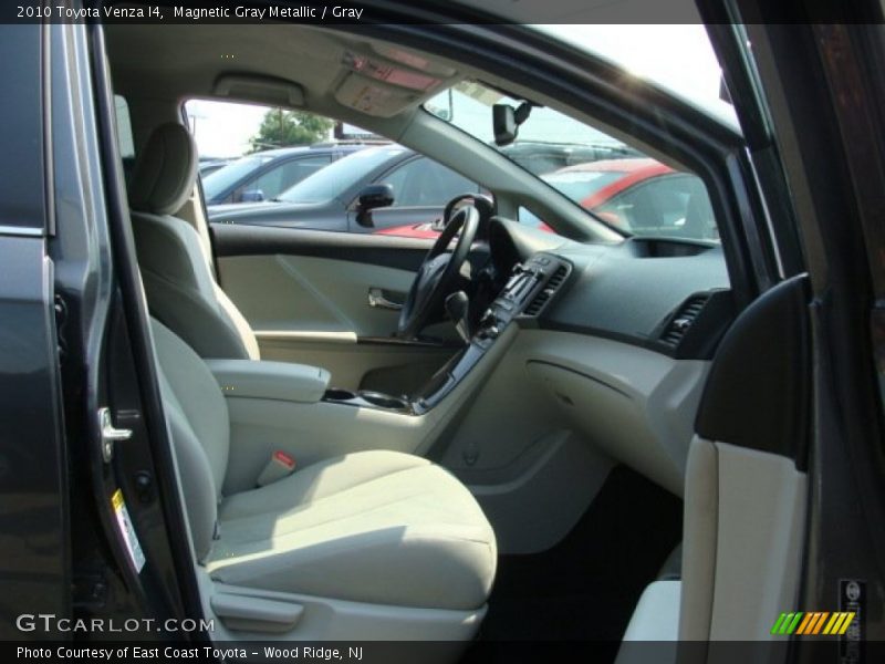 Magnetic Gray Metallic / Gray 2010 Toyota Venza I4