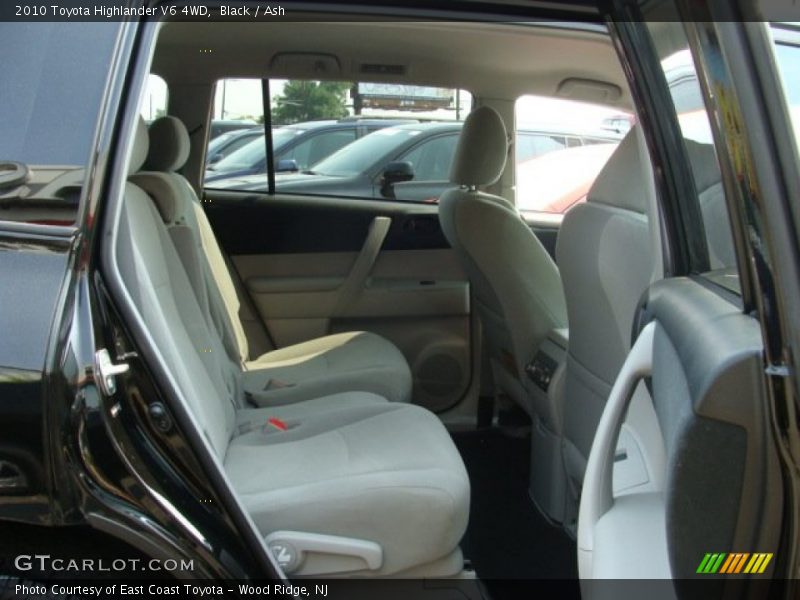 Black / Ash 2010 Toyota Highlander V6 4WD
